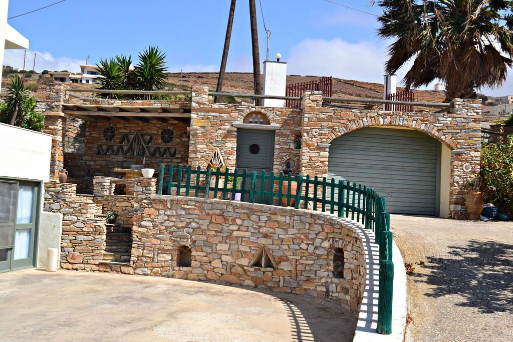 Stelios Zalonis Apartments Tinos ภายนอก รูปภาพ